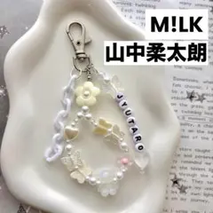 岩本照 SnowManメンカラ 王冠キーホルダー ハンドメイド - メルカリ
