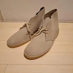 Clarks Originals ベージュ スエード ブーツ