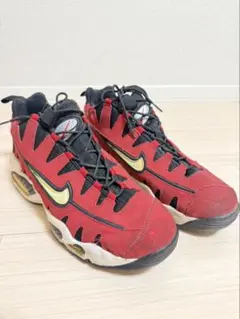 Nike レッド ハイカットスニーカー
