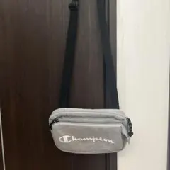 収納豊富　Champion サコッシュ　チャンピオン　ショルダーバッグ