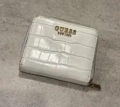 400円値下げ☆GUESS 二つ折り財布 白 ゴールド