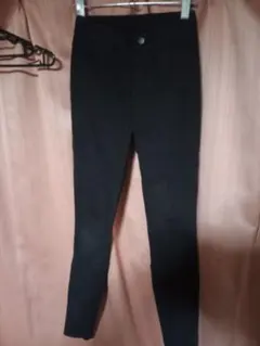 UNIQLOユニクロ　ブラック ヒートテックシリーズスキニーパンツ
