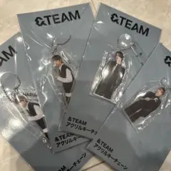 &TEAM アクリルキーチェーン