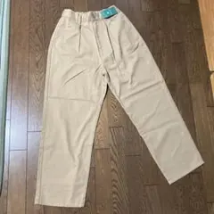 アフタヌーンティーのベージュパンツ