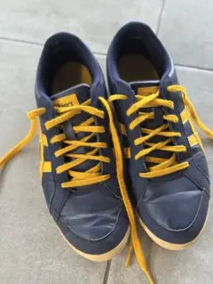 アシックス ネイビー/イエロー スニーカー