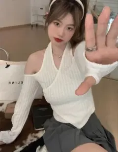 オフショルダー✭長袖ハイウエストニットトップス★韓国風セクシー春夏女子会デート