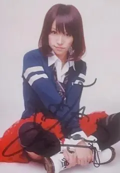 LiSA Photobook BRIGHT FLIGHT 直筆サイン入り - メルカリ
