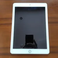 Apple iPad 第5世代 A1822 iPad 2017年モデル