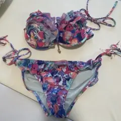 三愛リゾート　フリル付き花柄セパレート水着