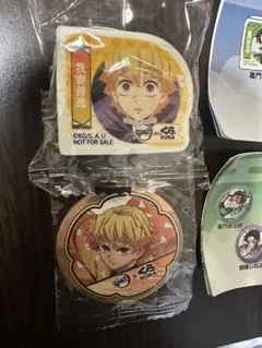 鬼滅の刃　くら寿司　ビッくらポン　缶バッジ　消しゴム　善逸