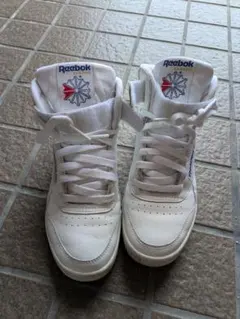 最終値下げ★Reebok ホワイト ハイカットスニーカー