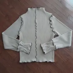 ベージュ系ハイネックリブ編み長袖トップス　　カットソー