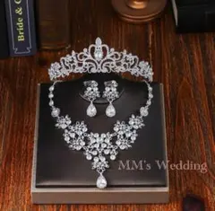 ティアラ＆ネックレス＆イヤリング(ピアス)シルバー ヘッドドレス 結婚式