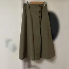 オリーブグリーン ボタン付きフレアロングスカートのサムネイル