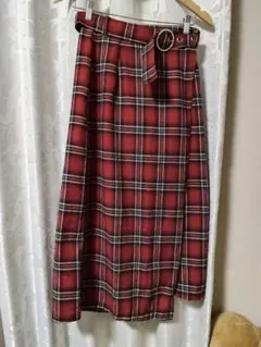 ジュエティ　赤チェック柄ロングスカートのサムネイル