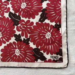 FENDI スカーフ　フェンディ　花柄　レッド　ホワイト系のサムネイル