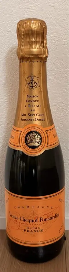 Veuve Clicquot シャンパンボトル 2本セット - メルカリ
