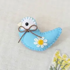 小鳥のブローチ　セキセイインコ⑬