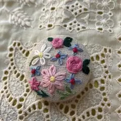 刺繍ブローチ ファッション小物