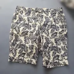 TOMORROWLAND 葉柄ショートパンツ 48のサムネイル