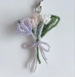 ピンク　ビーズ　キーホルダー　チャーム　花　ブーケ