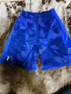 12/7迄お値下済⚠️アンダーアーマーキッズジュニア青ハーフパンツYMD140相当