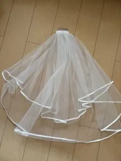 ホワイト 二段式ウェディングベール コーム付き