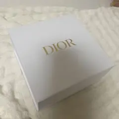 Dior ホワイト ギフトボックス