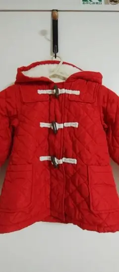 赤いキルティングコート フード付き