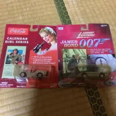 Johnny Lightning Coca-Cola ミニカー 2台セットのサムネイル