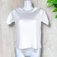 フリルネック ニット