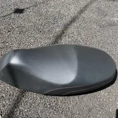 ヤマハ シグナスX 黒バイクシート 合成皮革 パーフォレーション付