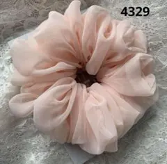 シュシュ4329薄ピンクサーモンジョーゼット ❣️large❣️ふわふわ2倍❣️