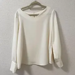 NATURAL BEAUTY BASIC Vネック 長袖ブラウス　アイボリー