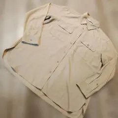 ユニクロ UNIQLO UVカットシャツ（長袖） Mサイズ ベージュのサムネイル
