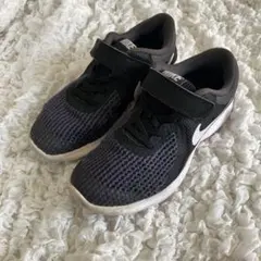 Nike 黒のメッシュスニーカー