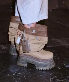 YELLO GIO PLATFORM SHORT BOOTS - メルカリ
