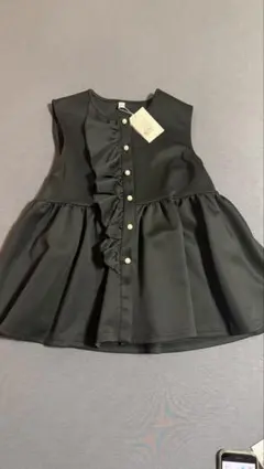 ノースリーブフリル