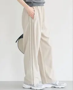 【新品】coca カットジョーゼットサイドラインパンツ ベージュ M