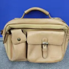 Snobbist（スノビスト）」の多機能レザー2WAYショルダーバッグです