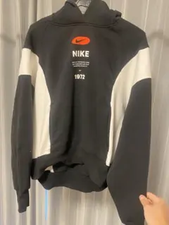 NIKE パーカー　黒色　レディース
