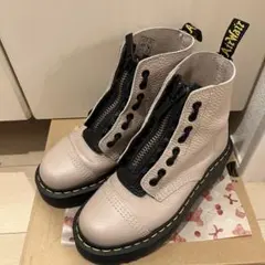 Dr. Martens グレージュ UK4