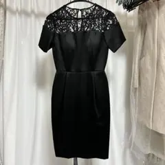 黒のレーストップドレス　ラグナムーン