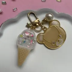 12 レジン　シャカシャカキーホルダー　シェイカー ソフトクリーム　くま　夢かわ