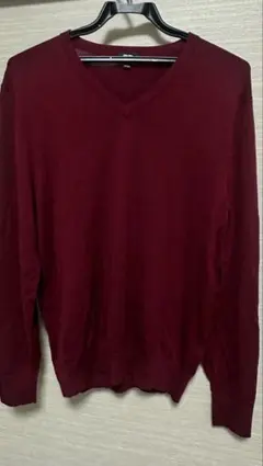 バーガンディ Vネック 長袖ニットセーター
