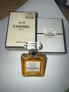未開封 CHANEL No.19 PARFUM ヴィンテージ 箱付