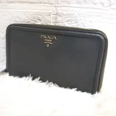 プラダ サフィアーノ ラウンドファスナー グレー シルバー金具