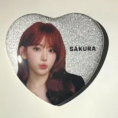 LE SSERAFIM サクラ ハート型 缶バッジ EASY CRAZY HOT