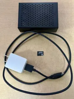 Raspberry Pi 3 Model B+ 本体と付属品