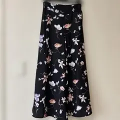 【新品タグ付】michellMacaronフラワープリント ワイドパンツ